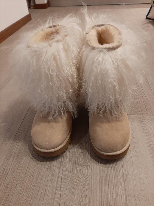 UGG 41