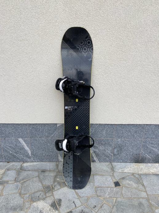 Burton snowboard 146 z vezmi