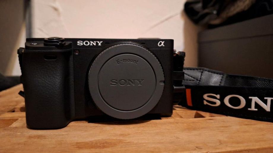 Sony Alpha 6400