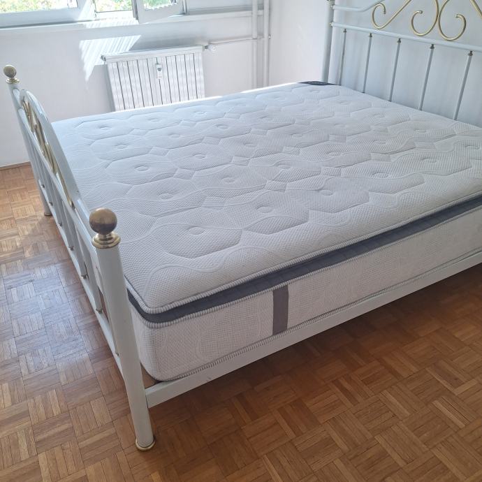 Spalnica 400 EUR