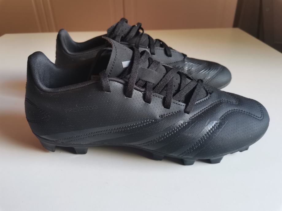 NOVI Nogometni čevlji ADIDAS Predator št. 41 1/3 (26cm)