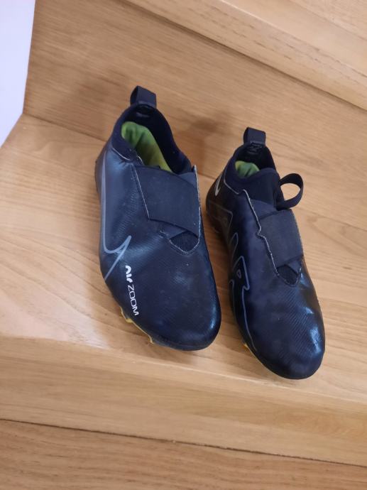 Nogometni čevlji kopačke nike air zoom 35,5