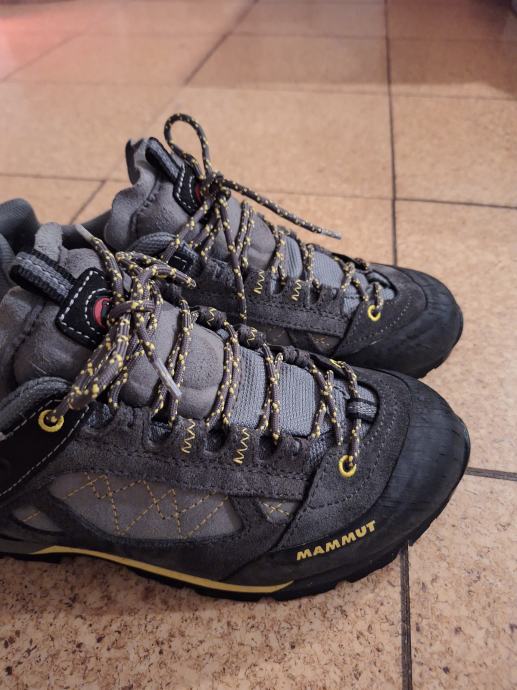 Moški Goretex nizki pohodni čevlji Mammut št. 42 2/3