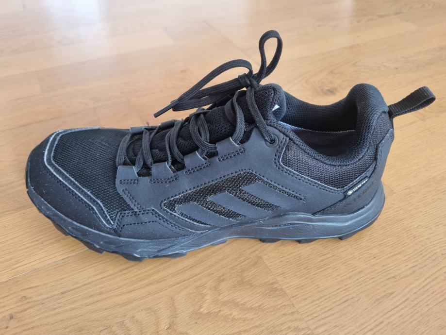 Pohodniški čevlji Adidas Terrex Tracerocker 2 GTX, GoreTex, št. 42 2/3