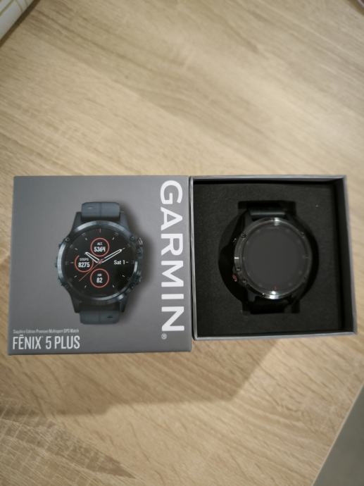 GARMIN FENIX 5 PLUS SAPPHIRE + 7 PAŠČKOV