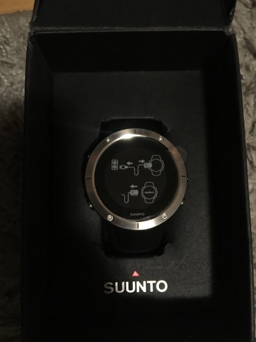 Часы suunto spartan trainer wrist hr не подключаются к телефону