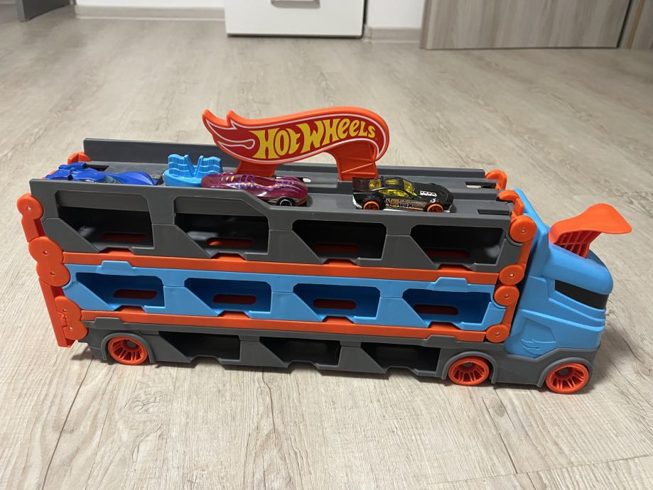 Hot wheels city tovornjak