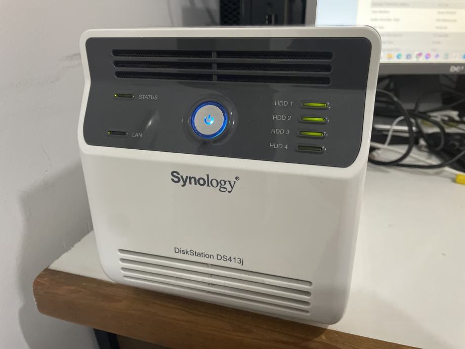 Synology DS413J NAS strežnik