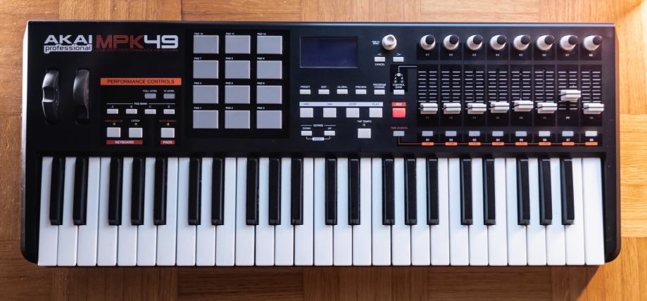 Akai MPK49 MIDI kontroler