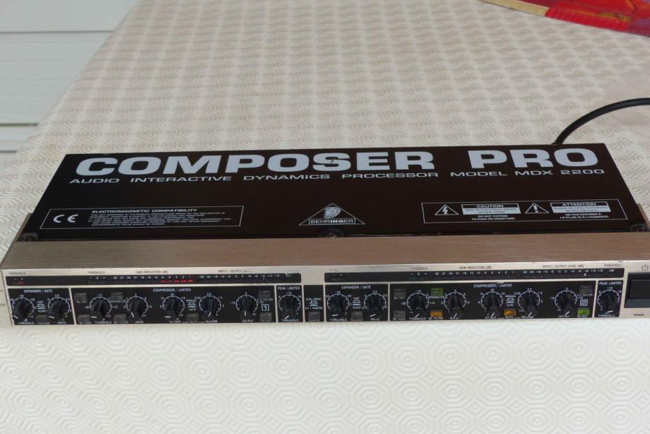 Behringer Composer Pro MDX 2200