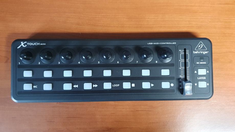 Behringer X-Touch Mini