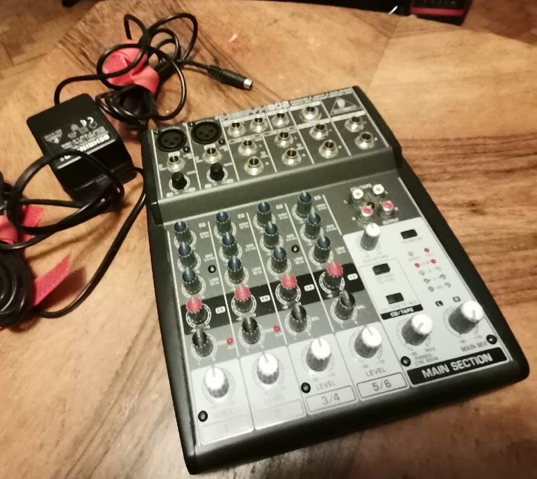 Behringer XENYX 802