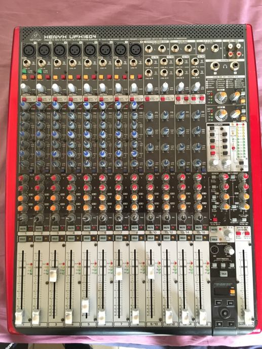 BEHRINGER Xenyx UFX1604