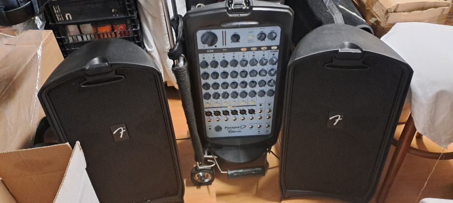 NUJNO,FENDER PASSPORT 500 PRO PRODAM 490eur glasbila studijska oprema