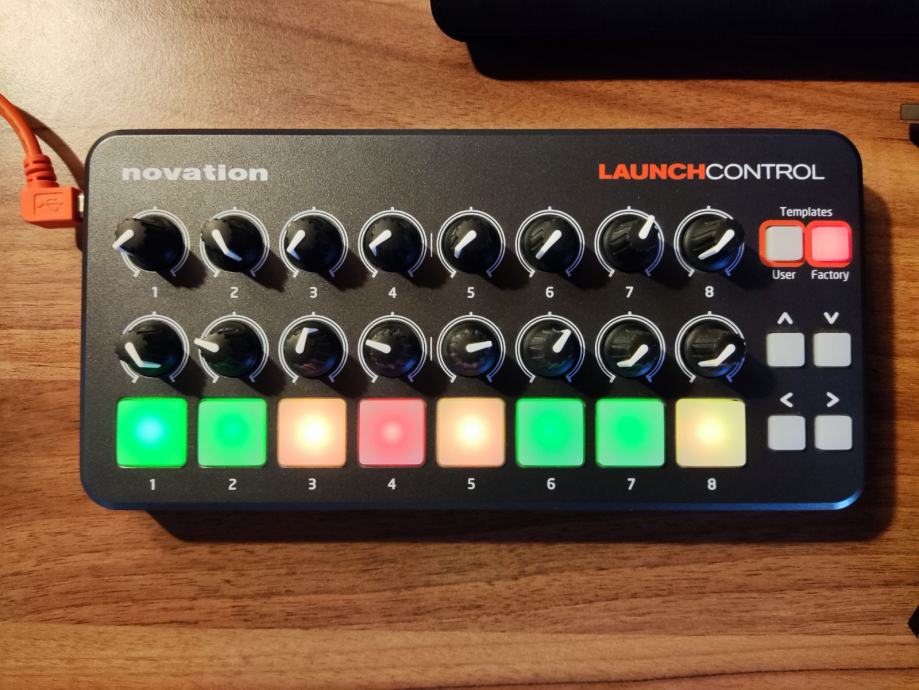 Novation Launch Control MIDI kontroler