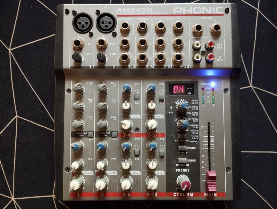 PHONIC AM240D, 10 kanalni mixer z efekti