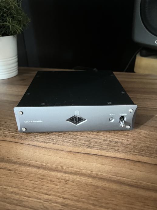 Universal Audio UAD-2 Satellite Quad + Thunderbolt 3 kabel