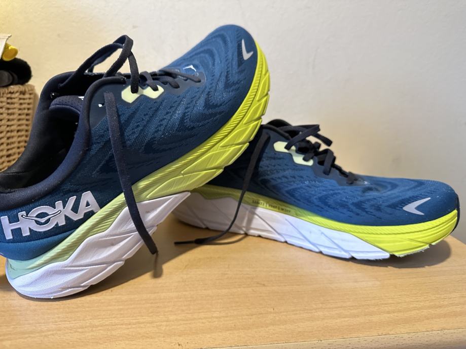 Hoka arahi superge 44