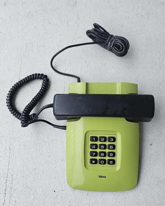 Retro telefon iskra zelen Ni testiran če dela