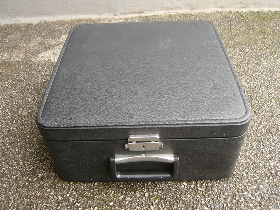 kovček za pisalni stroj OLYMPIA