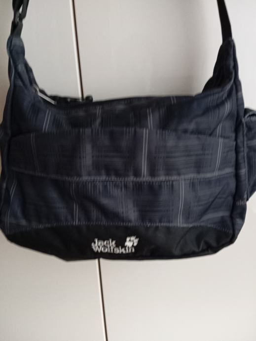 JACK WOLFSKIN NOVA ČRNO PISANA TORBICA