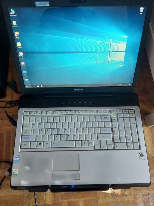 Toshiba prenosnik P205-S7806