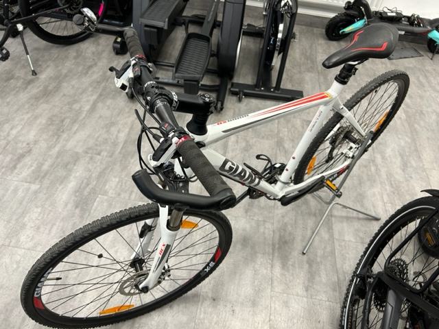 giant roam xr2 2012