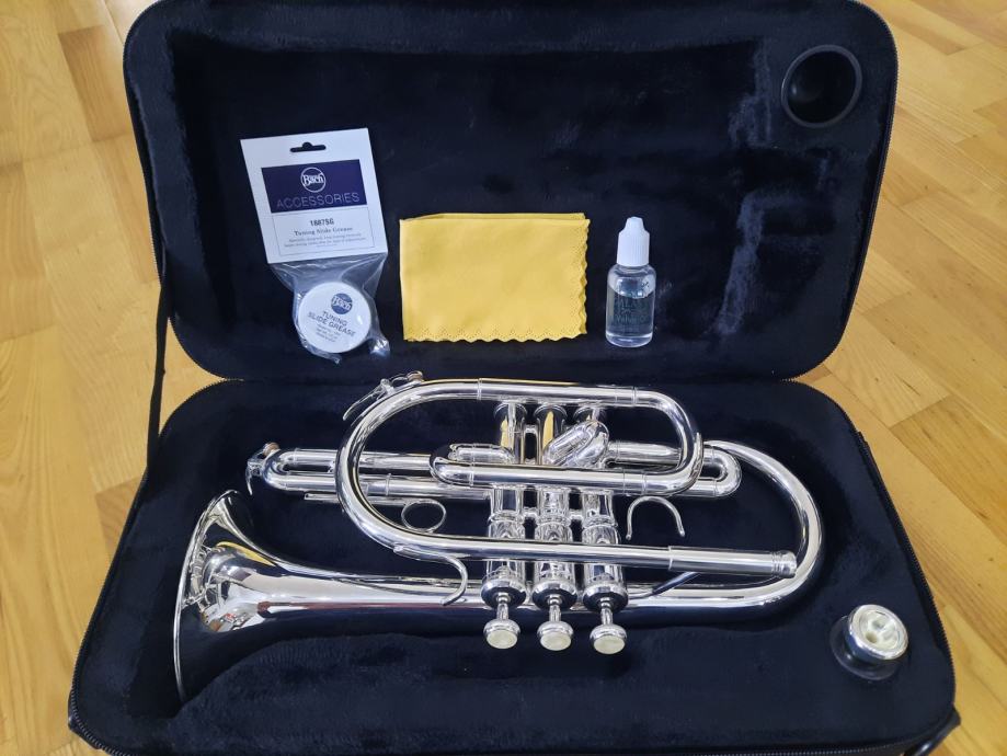 TROBENTA BACH Made in Usa Cornet B uglasitev srebrne barve kot nova