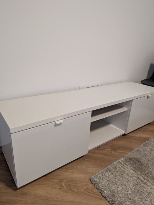 Ikea TV omarica BYÅS – bela