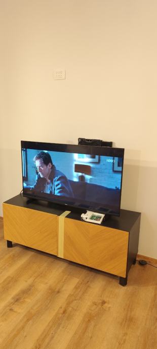 TV omarica Ikea Besta