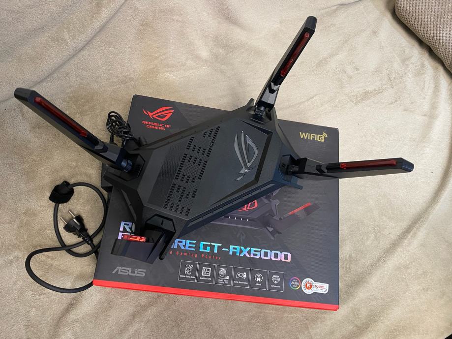 Usmerjevalnik (router) ASUS ROG Rapture GT-AX6000 WiFi6 AiMesh