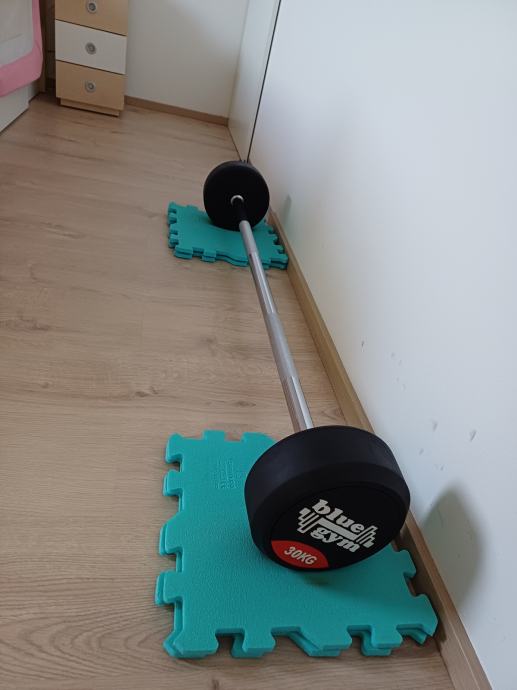 Fiksna ravna palica uteži 30 kg