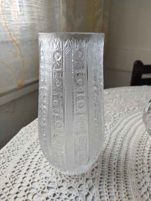 Velika kristalna bogato brušena vaza Rogaška, viš. 25 cm, brezhibna