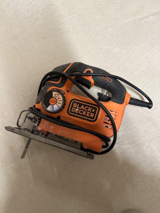 Vbodna žaga Black and Decker