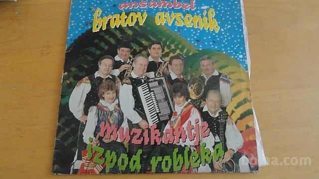 ANSAMBEL BRATOV AVSENIK - MUZIKANTJE IZPOD ROBLEKA