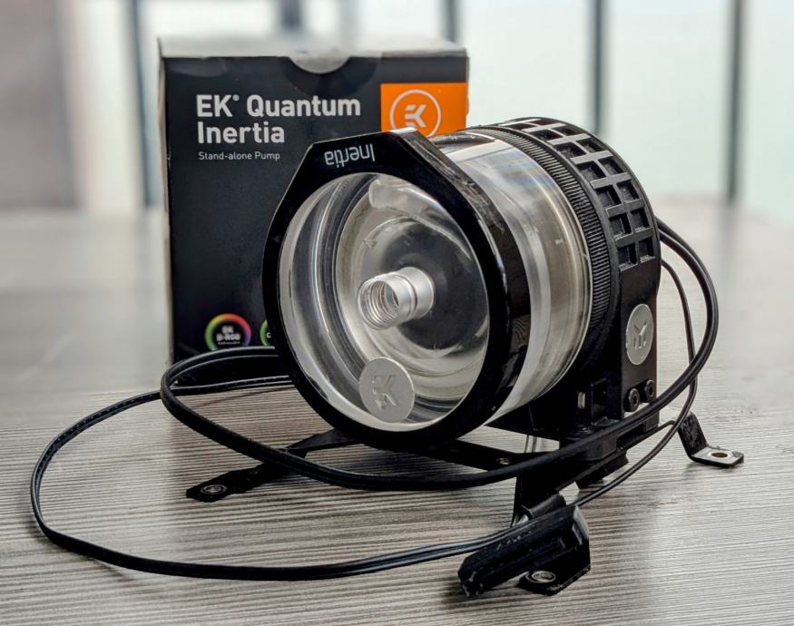 EKWB RGB pumpa EK-Quantum Inertia D5 PWM D-RGB - Plexi