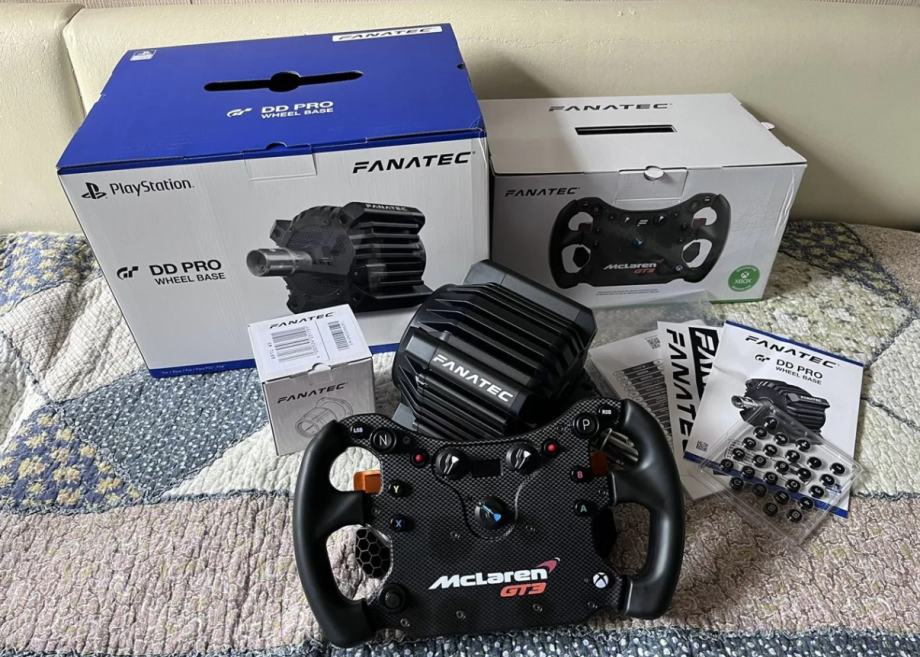 Fanatec-Kit (Fanatec DD Pro 8Nm + McLaren GT3 v2 + CSL Elite)