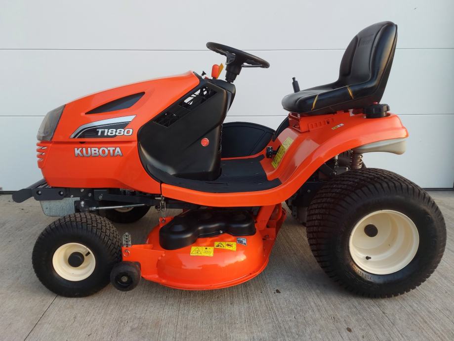 KUBOTA vtrni traktor MULČAR ali IZMET 18HP VZMETENA šasija