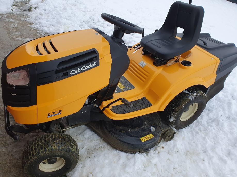 prodam vrtni traktor Cub cadet LT3 PR 105