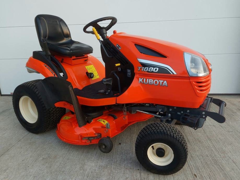 Vrtni traktor Kubota Pro 18HP mulčar/izmet kosilnica