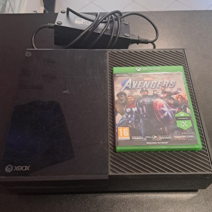 Xbox One + Igra Avengers