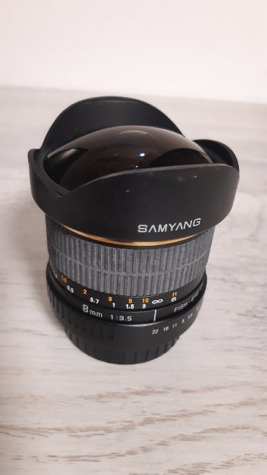 Objektiv Samyang 8mm fisheye za Canon