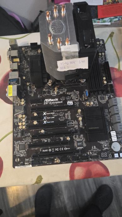 Asrock matična plošča in ram ddr