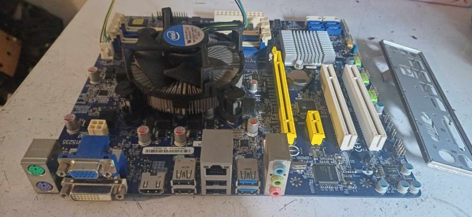 Foxconn LGA 1155+CPU Core i5 3330+4GB+cooler+ io shield