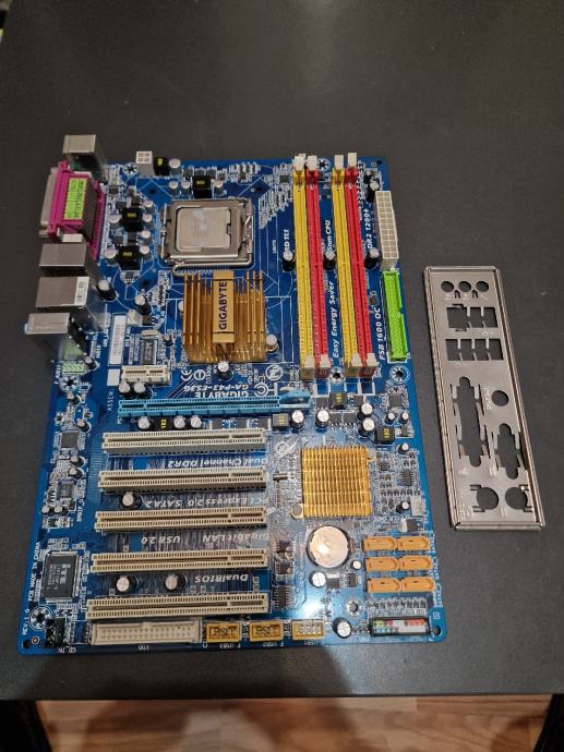 Gigabyte p43-es3g lga775