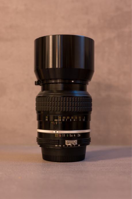 Nikkor 105mm f2.5 ais