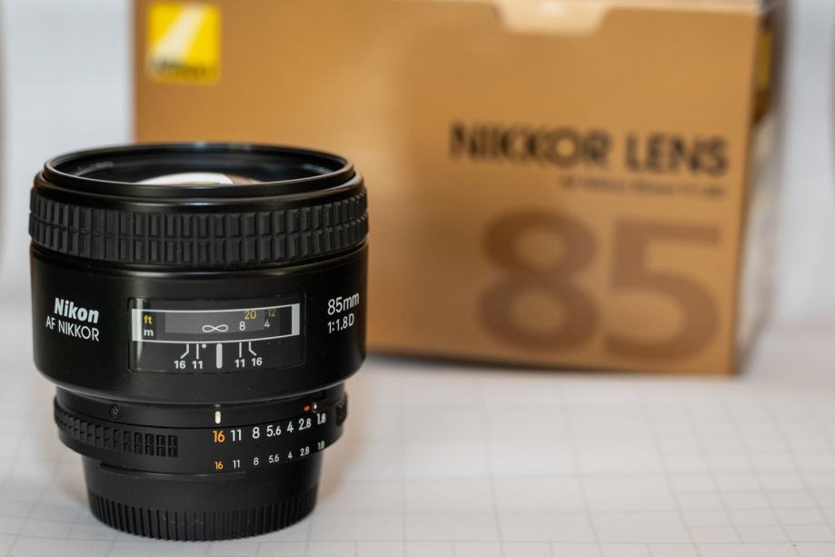 Nikon AF Nikkor 85mm f/1.8D