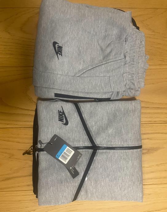 Nike tech fleece