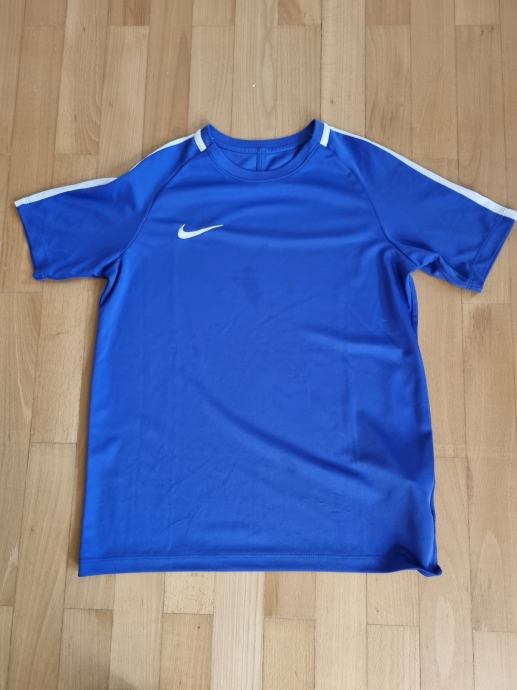 ŠPORTNA MAJICA NIKE 140-150.CM