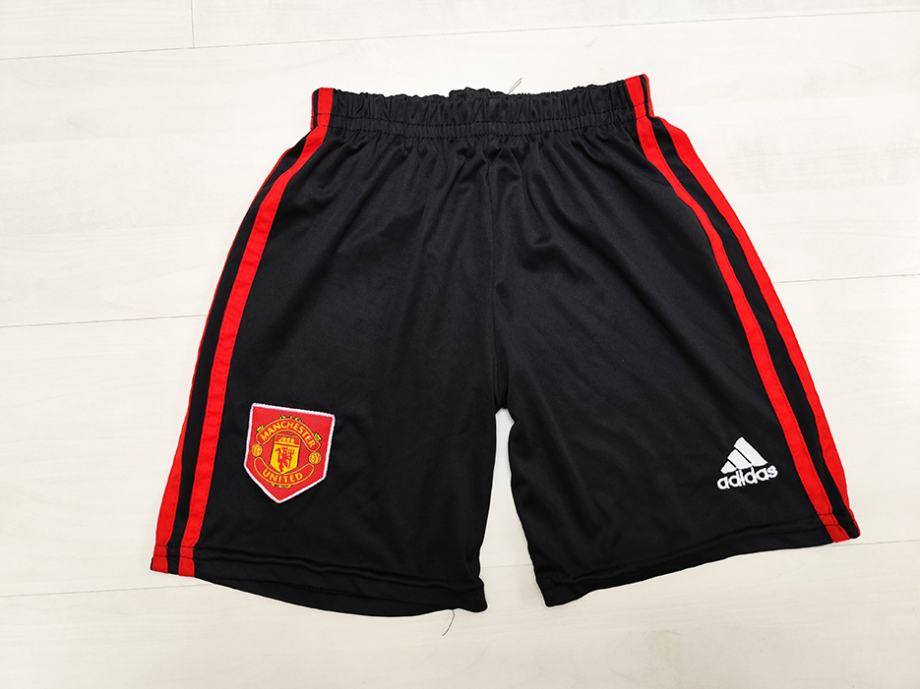 št. 152 ( 12 let ) ADIDAS Manchester United kratke nogometne hlače